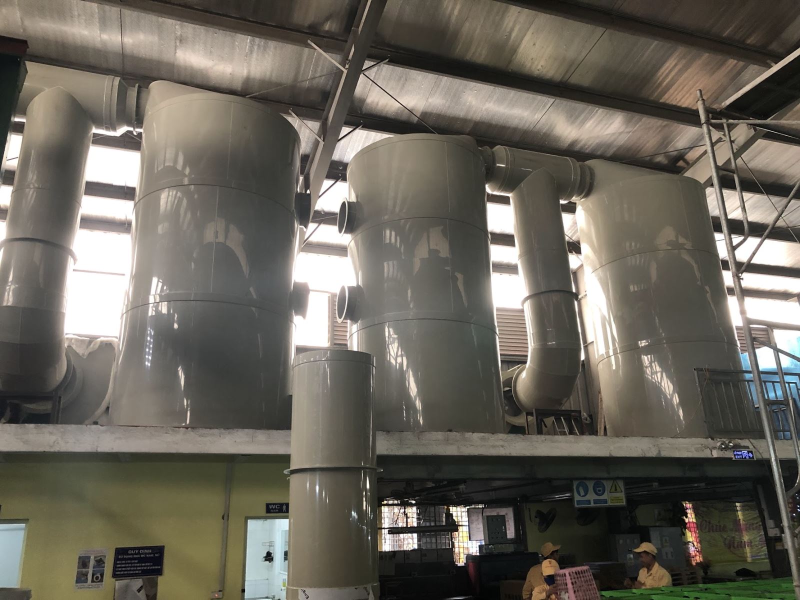 hệ thống xử lý khí thải bằng nhựa PP